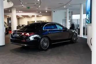 Mercedes-Benz E 220, 2.0, 145 kW, гибрид, автомат, полный привод