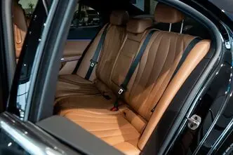 Mercedes-Benz E 220, 2.0, 145 kW, гибрид, автомат, полный привод