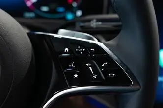 Mercedes-Benz E 220, 2.0, 145 kW, гибрид, автомат, полный привод