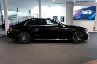 Mercedes-Benz E 220, 2.0, 145 kW, гибрид, автомат, полный привод