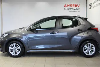Toyota Yaris, 1.5, 68 kW, гибрид, автомат, передний привод