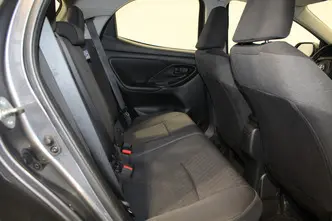 Toyota Yaris, 1.5, 68 kW, гибрид, автомат, передний привод