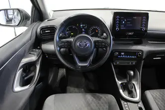 Toyota Yaris, 1.5, 68 kW, гибрид, автомат, передний привод