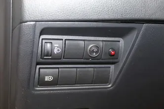 Toyota Yaris, 1.5, 68 kW, гибрид, автомат, передний привод