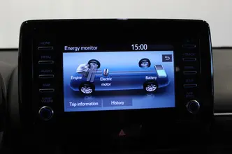 Toyota Yaris, 1.5, 68 kW, гибрид, автомат, передний привод