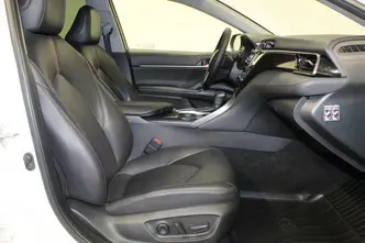 Toyota Camry, 2.5, 131 kW, гибрид, автомат, передний привод