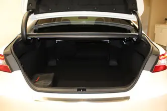 Toyota Camry, 2.5, 131 kW, гибрид, автомат, передний привод