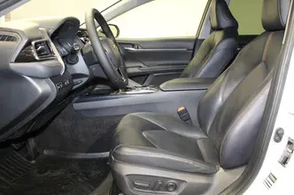 Toyota Camry, 2.5, 131 kW, гибрид, автомат, передний привод