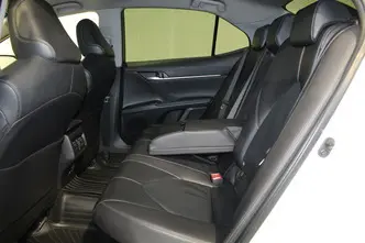 Toyota Camry, 2.5, 131 kW, гибрид, автомат, передний привод