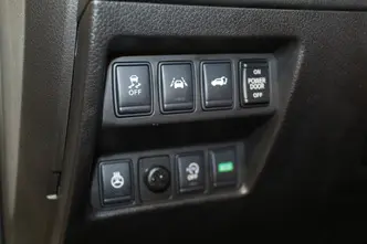 Nissan X-Trail, 2.0, 130 kW, дизель, автомат, полный привод