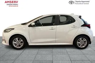 Toyota Yaris, 1.5, 68 kW, гибрид, автомат, передний привод