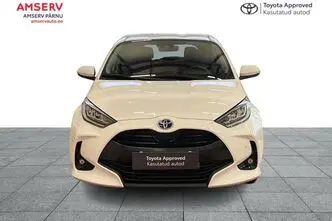 Toyota Yaris, 1.5, 68 kW, гибрид, автомат, передний привод