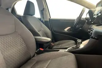 Toyota Yaris, 1.5, 68 kW, гибрид, автомат, передний привод