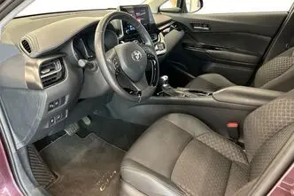 Toyota C-HR, 1.8, 72 kW, гибрид, автомат, передний привод