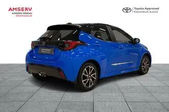 Toyota Yaris, 1.5, 68 kW, гибрид, автомат, передний привод