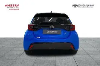 Toyota Yaris, 1.5, 68 kW, гибрид, автомат, передний привод