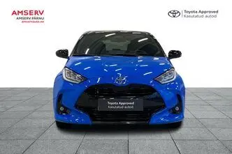 Toyota Yaris, 1.5, 68 kW, гибрид, автомат, передний привод