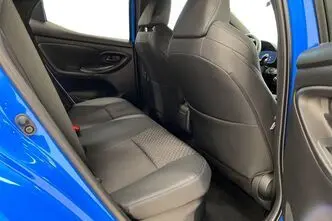 Toyota Yaris, 1.5, 68 kW, гибрид, автомат, передний привод