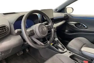 Toyota Yaris, 1.5, 68 kW, гибрид, автомат, передний привод