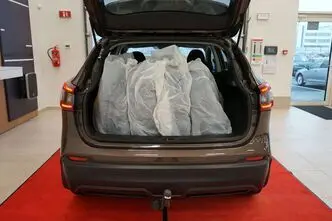 Nissan Qashqai, 1.3, 117 kW, petrol, automatic, front-wheel drive