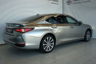Lexus ES 300, 2.5, 131 kW, hybrid, automatic, front-wheel drive