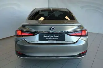 Lexus ES 300, 2.5, 131 kW, hybrid, automatic, front-wheel drive