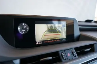 Lexus ES 300, 2.5, 131 kW, hybrid, automatic, front-wheel drive