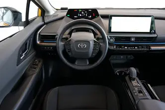 Toyota Prius, 2.0, 111 kW, подключаемый гибрид, автомат, передний привод