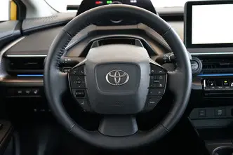 Toyota Prius, 2.0, 111 kW, подключаемый гибрид, автомат, передний привод