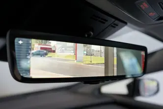 Toyota Prius, 2.0, 111 kW, подключаемый гибрид, автомат, передний привод
