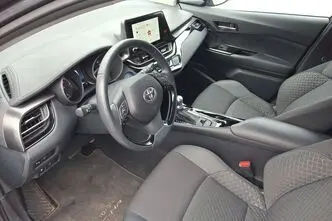Toyota C-HR, 1.8, 72 kW, гибрид, автомат, передний привод