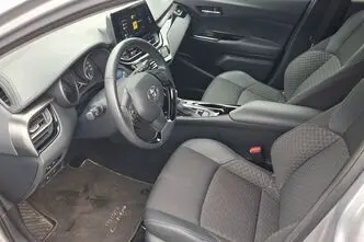 Toyota C-HR, 1.8, 72 kW, гибрид, автомат, передний привод