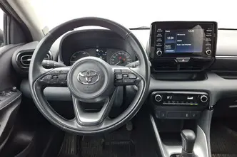 Toyota Yaris, 1.5, 68 kW, гибрид, автомат, передний привод