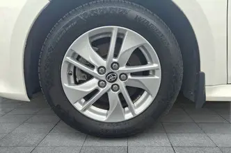 Toyota Yaris, 1.5, 68 kW, гибрид, автомат, передний привод