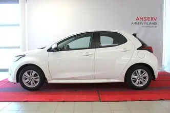 Toyota Yaris, 1.5, 68 kW, гибрид, автомат, передний привод
