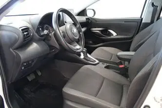 Toyota Yaris, 1.5, 68 kW, гибрид, автомат, передний привод