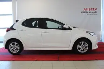 Toyota Yaris, 1.5, 68 kW, гибрид, автомат, передний привод