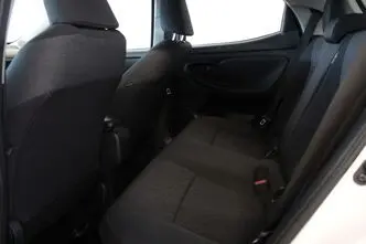 Toyota Yaris, 1.5, 68 kW, гибрид, автомат, передний привод