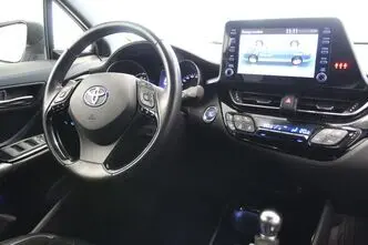 Toyota C-HR, 1.8, 72 kW, гибрид, автомат, передний привод