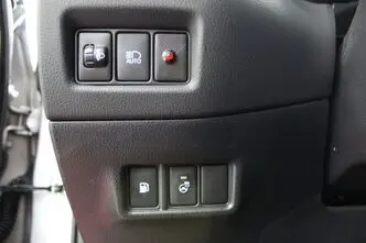 Toyota C-HR, 1.8, 72 kW, гибрид, автомат, передний привод