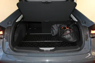 Toyota Prius, 2.0, 111 kW, подключаемый гибрид, автомат, передний привод