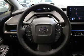 Toyota Prius, 2.0, 111 kW, подключаемый гибрид, автомат, передний привод
