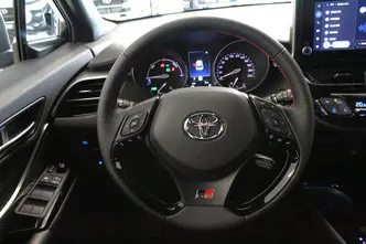 Toyota C-HR, 1.8, 72 kW, hybrid, automatic, front-wheel drive