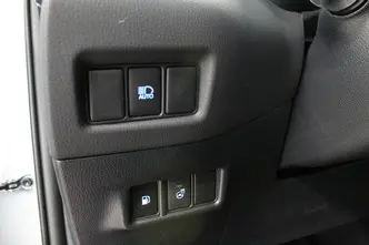 Toyota C-HR, 1.8, 72 kW, hybrid, automatic, front-wheel drive