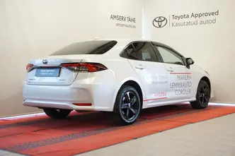 Toyota Corolla, 1.8, 72 kW, hybrid, automatic, front-wheel drive
