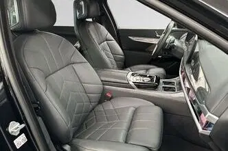 BMW 750, 3.0, 360 kW, bensiin, automaat, nelikvedu