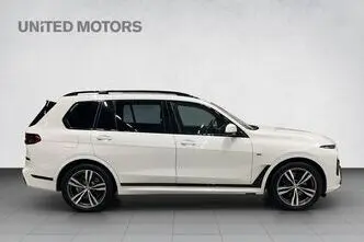 BMW X7, 3.0, 280 kW, hybrid, automatic, four-wheel drive