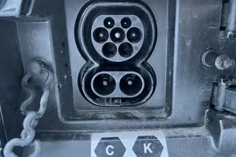 Maxus Euniq 5, 65 kW, elekter, automaat, esivedu