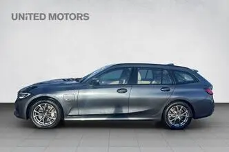 BMW 330, 215 kW, бензин, автомат, полный привод