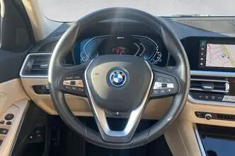 BMW 330, 215 kW, бензин, автомат, полный привод